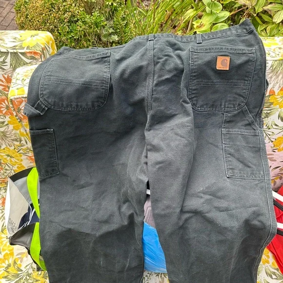 Black Carhartt Cargo Pants - Picture 4 of 7